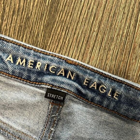 American Eagle Womens Mom Jeans Mid Rise Denim Stretch Light Wash Blue Size 10 - Picture 7 of 12